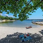 Zelena Laguna Mobile Homes Ferienpark 4*