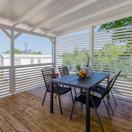 Tatil parkı Zelena Laguna Mobile Homes Mugeba