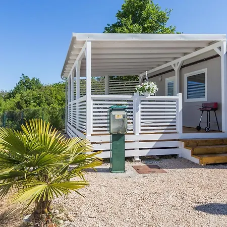 Tatil parkı Zelena Laguna Mobile Homes Mugeba