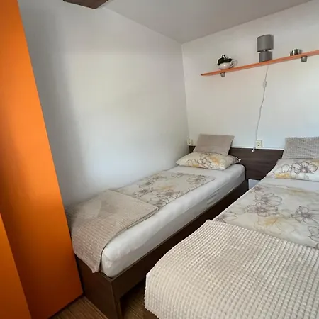 ホリデーパーク Zelena Laguna Mobile Homes 4*
