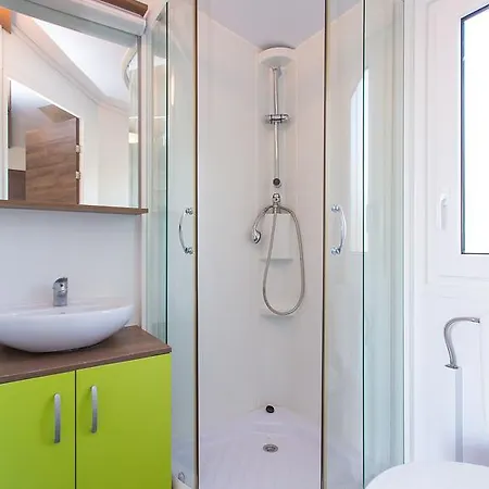 Prázdninový areál Zelena Laguna Mobile Homes 4*