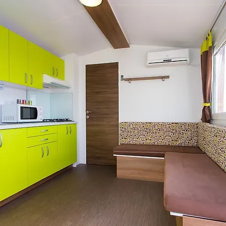 Prázdninový areál Zelena Laguna Mobile Homes