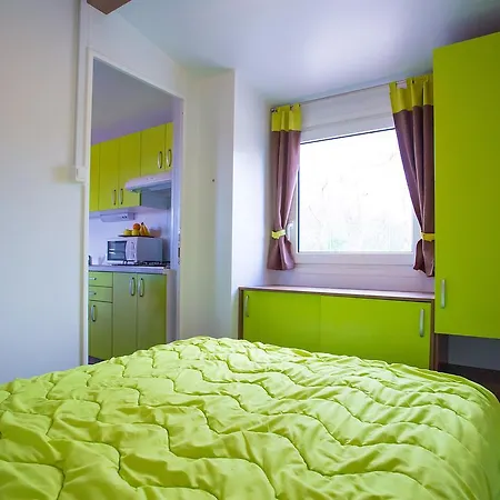 Prázdninový areál Zelena Laguna Mobile Homes Mugeba