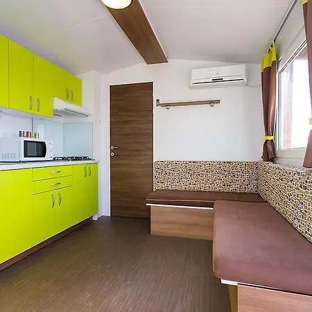 Prázdninový areál Zelena Laguna Mobile Homes Mugeba