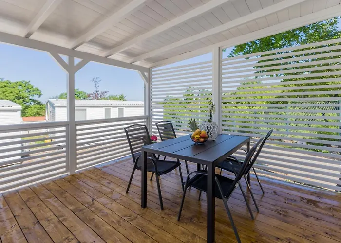 Prázdninový areál Zelena Laguna Mobile Homes Mugeba