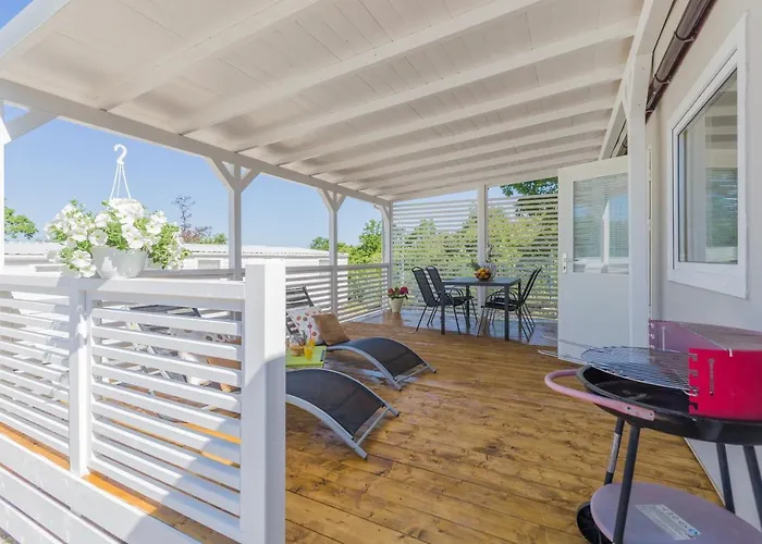 Zelena Laguna Mobile Homes Village de vacances 4*