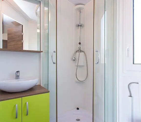 Prázdninový areál Zelena Laguna Mobile Homes 4*